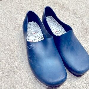 Sticky Work Shoes  Women Navy Water-Proof Non-Slip Lightweight Nursing Size 9